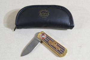 lot 111 image: Franklin Mint Collector Pocket Knife - 1940 Ford Half Ton Pickup