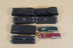 lot 117 image: Assorted Multi-Tool Knives