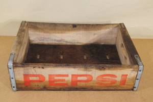 lot 157 image: Vintage Wood Pepsi Cola Crate