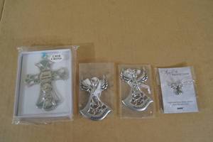 lot 166 image: Angel and Cross Dcor