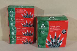 lot 161 image: 440 Holiday Wonderland Clear Mini Lights