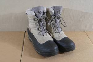 lot 179 image: Columbia Ladies Winter Boots - Size 11