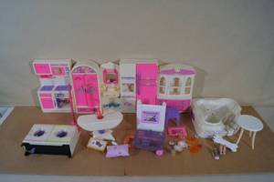 lot 186 image: Dollhouse Furniture and Accessories