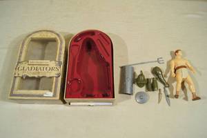 lot 184 image: Running Press Gladiator Action Figure Playset