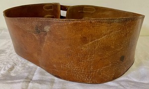lot 100 image: Vintage Leather Belt