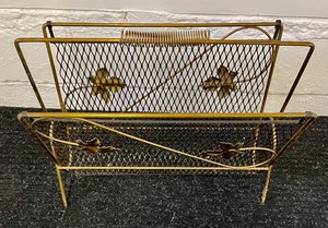 lot 75 image: Vintage Magazine Rack