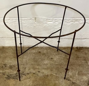 lot 60 image: 5 Metal Planter Stands