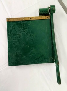 lot 42 image: Vintage Paper Cutter