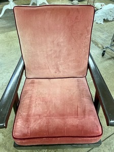 lot 128 image: Vintage Armchair