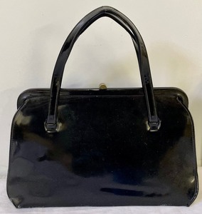 lot 142 image: Theodor Purses
