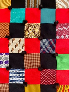 lot 146 image: Vintage Beautiful and Vibrant Quilt