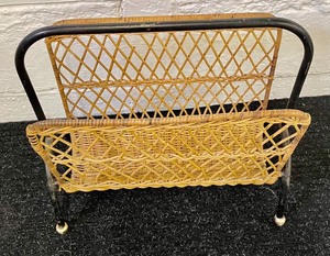 lot 70 image: Vintage Magazine Rack