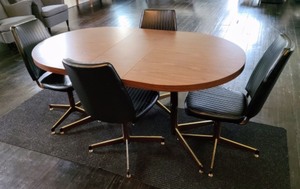 lot 1 image: Mid Century Dining Set