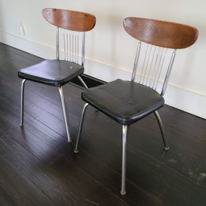 lot 11 image: Pair of Mid Century Modern Chairs by Howell