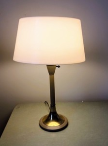 lot 13 image: Mid Century Table Lamp