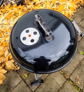 lot 184 image: Weber Charcoal Grill