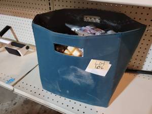 Box of better homes and gardens aro...