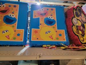 3 Pinatas...