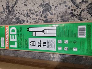 Sylvania LED 32w T8 Fluorescent Lig...