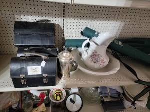 4 Vintage Lunch boxes, large washin...
