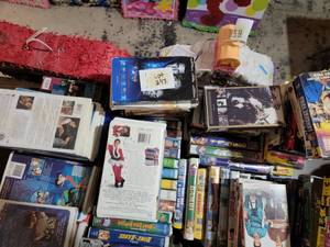 Massive lot of about 200 VHS tapes ...