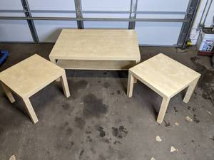 lot 99 image: Lot of 3 Ikea Tables