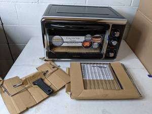 lot 81 image: Hamilton Beach Convection Oven with Rotisserie