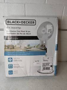 lot 297 image: BLACKDECKER 18 Pedestal Fan with Remote - White