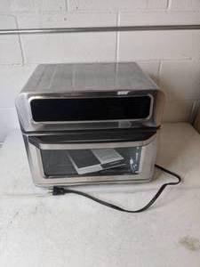 lot 332 image: Chefman Toast-Air 6-Slice Air Fryer  Toaster Oven with 9 Cooking Presets