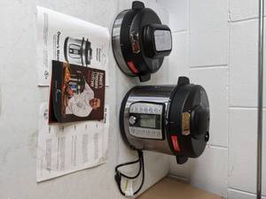 lot 270 image: Emeril Lagasse 12-in-1 6-Qt. Pressure AirFryer