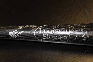 lot 7 image: Louiville Slugger Multi Signed Autograph Full Size Bat