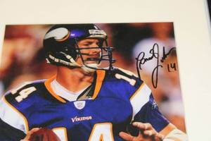 lot 25 image: Minnesota Vikings Brad Johnson Autograph Framed Photo