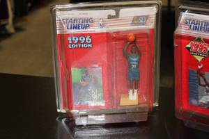 lot 35 image: Kenner Starting Lineup Kevin Garnett & Grant Hill Rookie Lot