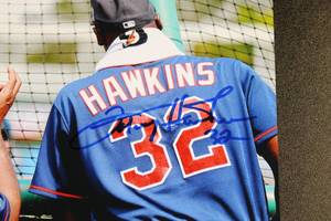 lot 39 image: Minnesota Twins LaTroy Hawkins 12x8 Autograph Photo