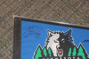 lot 55 image: Lot of Four Minnesota Pennants Twins Vikings Timberwolves Wild