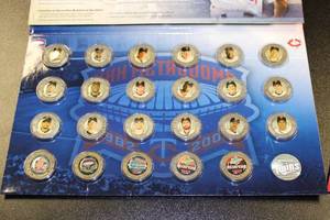 lot 58 image: Minnesota Twins Medallion Collection Set Lot of 2