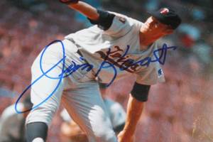 lot 86 image: Minnesota Twins Jim Kaat Autograph 8x10 Photo