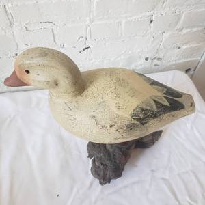 lot 39 image: Handsome Goose and Burlwood Stand