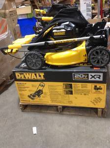Lot of  DEWALT 21.5 in. 20-Volt MAX Lithium-Ion Cordless Battery Walk Behind Push Mower Customer Returns See Pictures