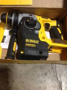 DEWALT 20-Volt MAX XR Cordless Brushless 1 in. SDS Plus L-Shape Rotary Hammer (Tool-Only) Customer Returns See Pictures