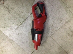 lot 1 image: Milwaukee M12 12-Volt Lithium-Ion Cordless Compact Vacuum (Tool-Only)