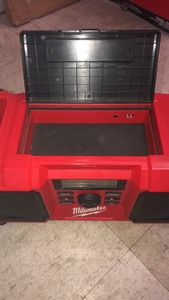 lot 26 image: Milwaukee M18 18-Volt Lithium-Ion Cordless Jobsite Radio