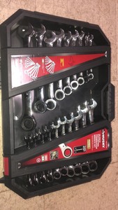 lot 42 image: Husky Ratcheting SAEMM Combination Wrench Set (20-Piece)
