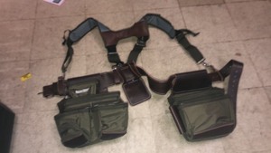 lot 46 image: Bucket boss 2-bag hybrid suspension rig work tool belt with suspenders in green