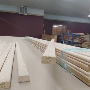 12 x 34 Red Oak Beaded Shelf Edge Moulding 170- LF (SCW9)