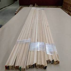 916 x 1 12 Red Oak Panel MouldingWainscot Cap (SN3)