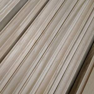 34 x 1 18 Red Oak Base Cap Moulding 250 LF (SCE26)