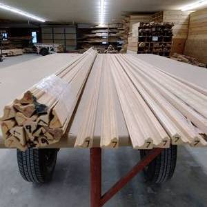 34 x 1 18 Red Oak Base Cap Moulding 170 LF (SCE29)