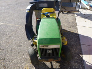 John Deere 170 Riding Lawn Mower