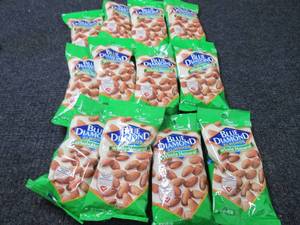 12-4 oz pks Blue Diamond Almonds Wh...
